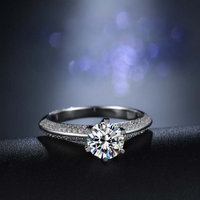 Six-claw paved with diamond luxury ring