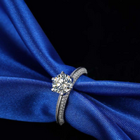 Six-claw paved with diamond luxury ring