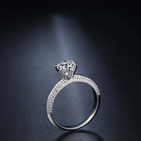 Six-claw paved with diamond luxury ring