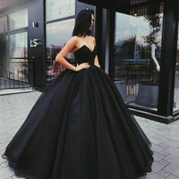 Luxurious And Noble Bride's Long Skirt