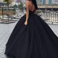Luxurious And Noble Bride's Long Skirt