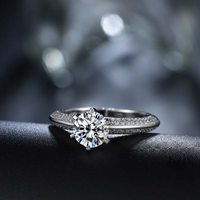 Six-claw paved with diamond luxury ring