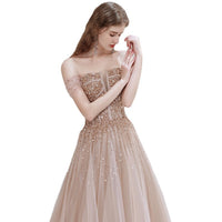 Performance Art Of The Host's Long Skirt At The Fashion One-shoulder Annual Meeting