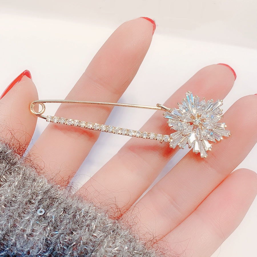 Big Snowflake Pin Ornaments Exquisite Zircon