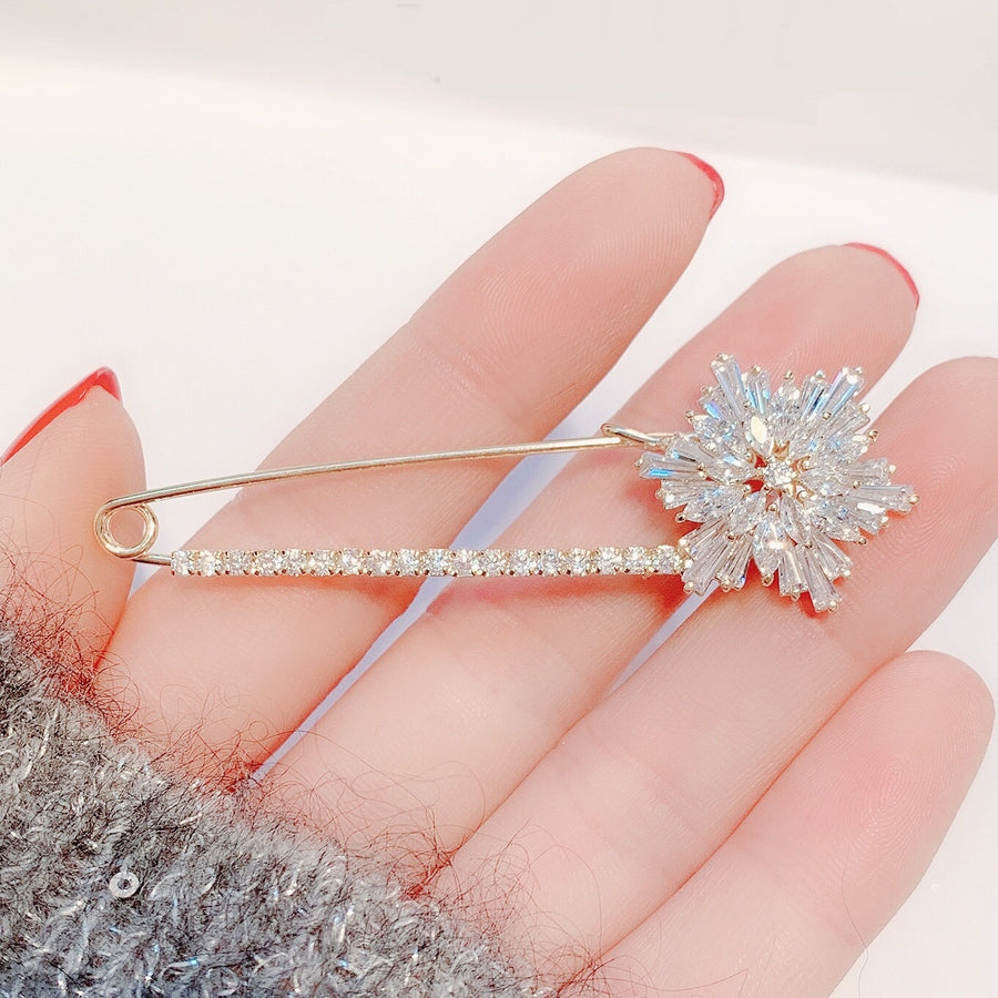 Big Snowflake Pin Ornaments Exquisite Zircon