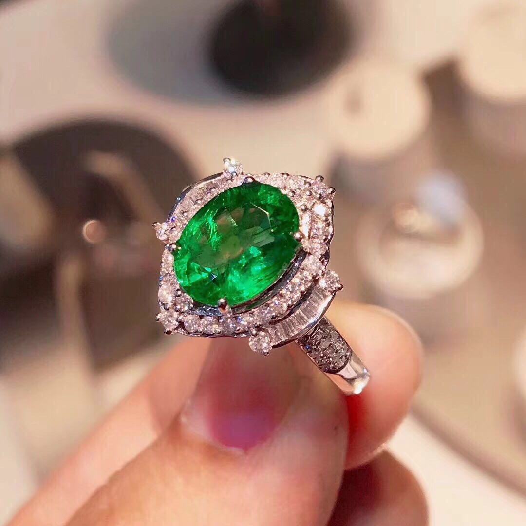 New Natural Colombian Emerald Ring