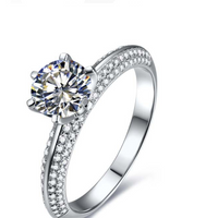 Six-claw paved with diamond luxury ring
