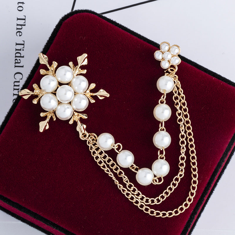 Fashion Alloy Snowflake Brooch With Chain